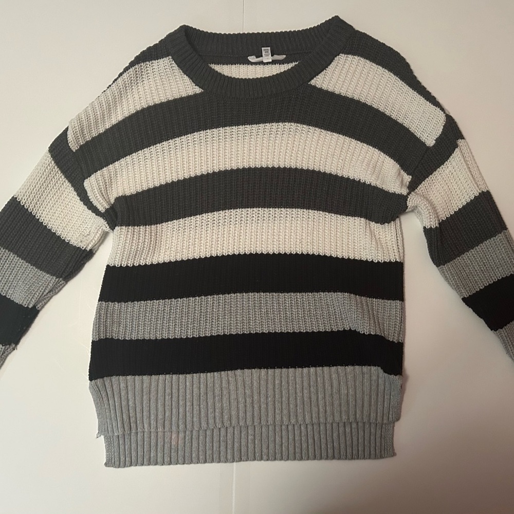 Time and Tru Black, White, and Gray Striped Sweater